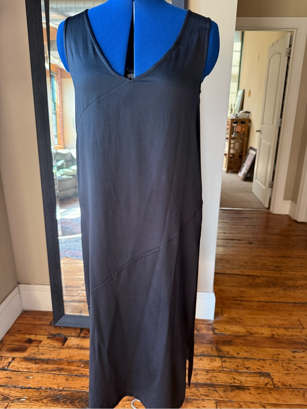 DKNY Black Sleeveless Diagonal Seam V-Neck Maxi Dress Size XS